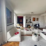 Amazing Flat Sénat Apartman *
